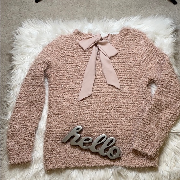 Jennifer Lopez Rose Sweater with back bow - Picture 4 of 5